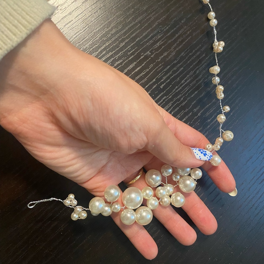Elegant Pearl Bridal Hairpiece